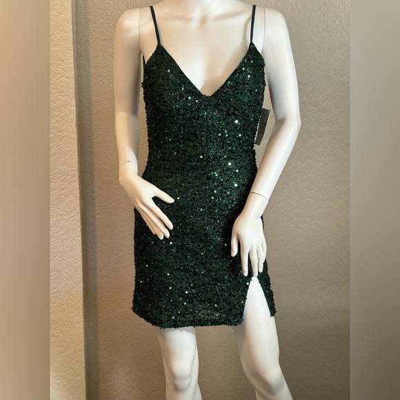 🥳♥️ NWT Dear Moon Green Sequin V-Neck Side Slit Mini Dress - Picture 3 of 12